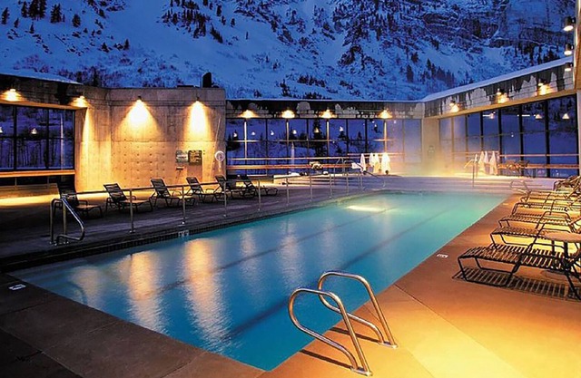 SKI-IN/SKI-OUT CLIFF CLUB + PREMIUM AMENITIES, 2-BEDROOM SUITE