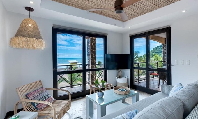Jaco Apartment | Bahia Encantada Oceanfront L3
