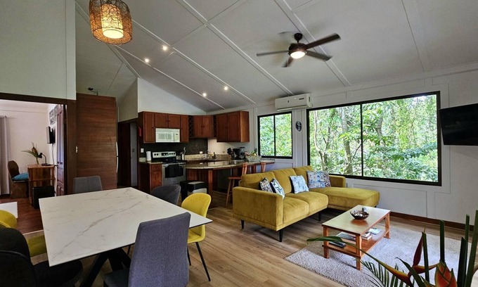 Quepos House | Casa Macaw Jungle Cabin w/Private Pool & AC