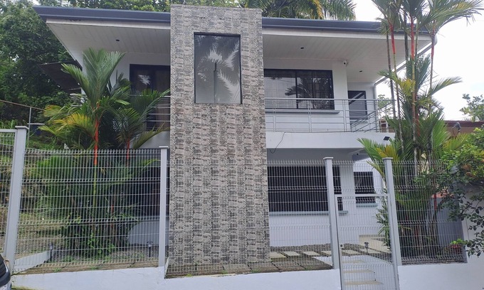 El Cerro Apartment | Costa Verde Retreat #2 Relax in Nature Cozy Upper-Level Stay Close to Beaches