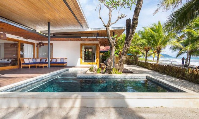 Carmen Villa | Luxury Beachfront Villa Akoya
