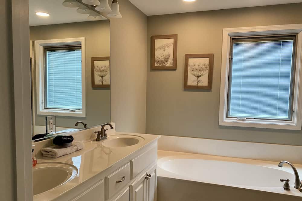Photo of Bathroom in Leesville