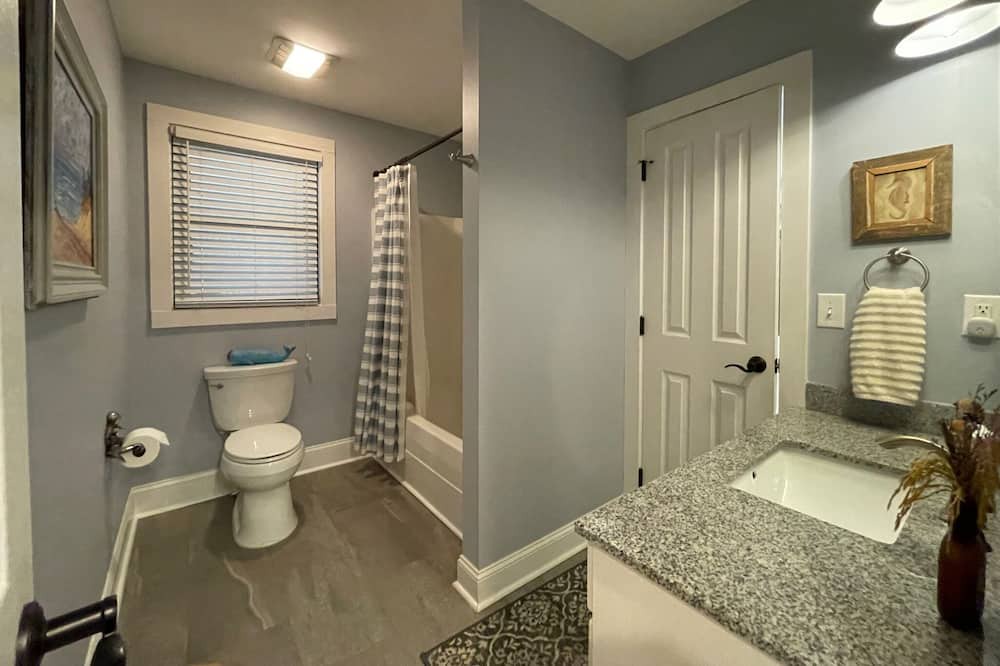 Photo of Bathroom in Beaufort