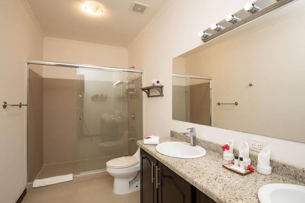 Photo of Bathroom in Quepos