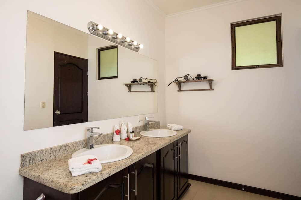 Photo of Bathroom in Quepos