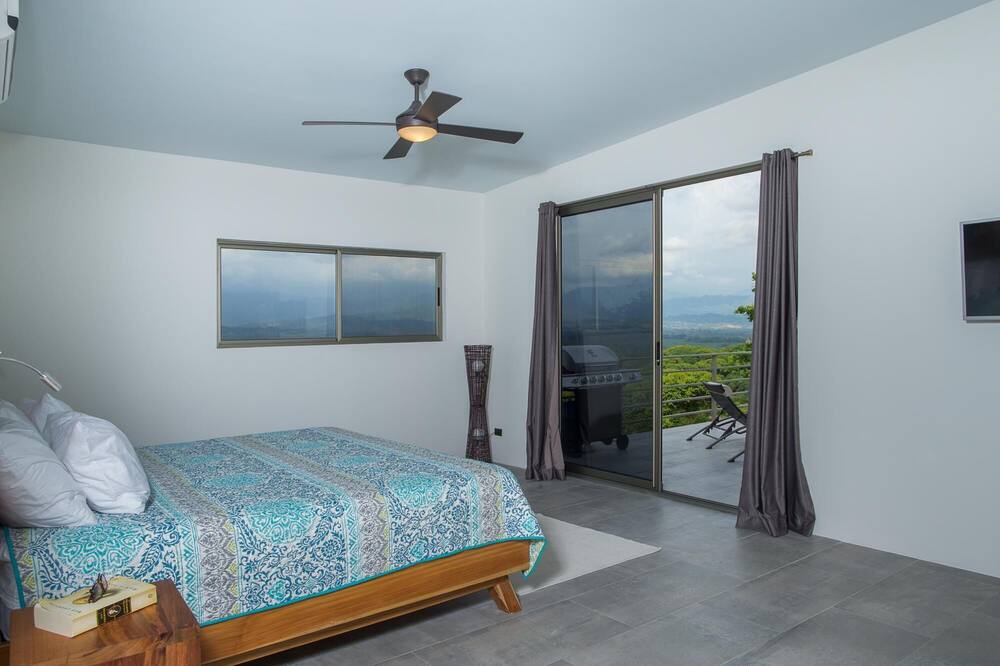 Photo of Bedroom in Quepos