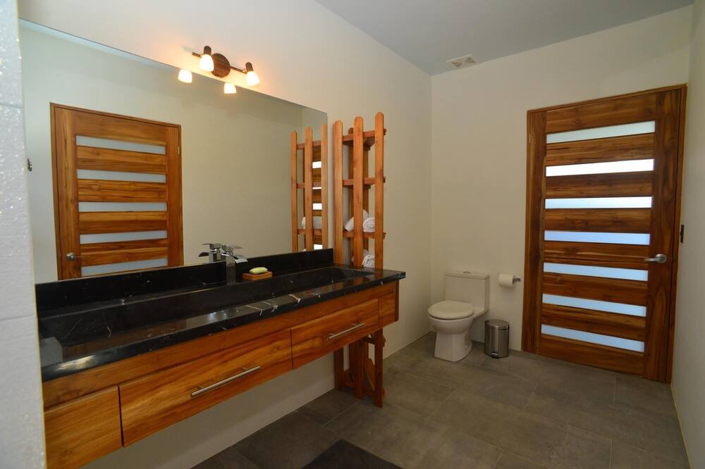 Photo of Bathroom in Quepos