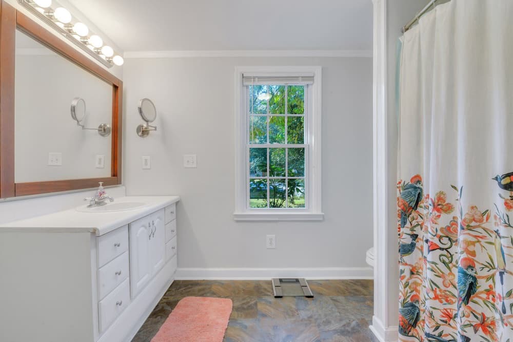 Photo of Bathroom in North Charleston
