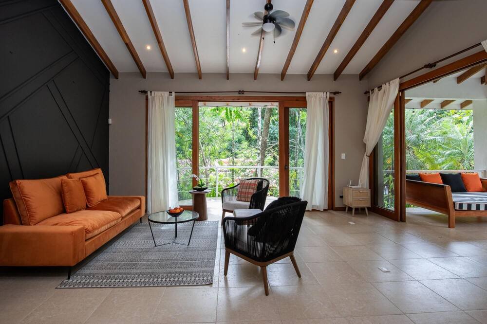Photo of Livingroom in Quepos