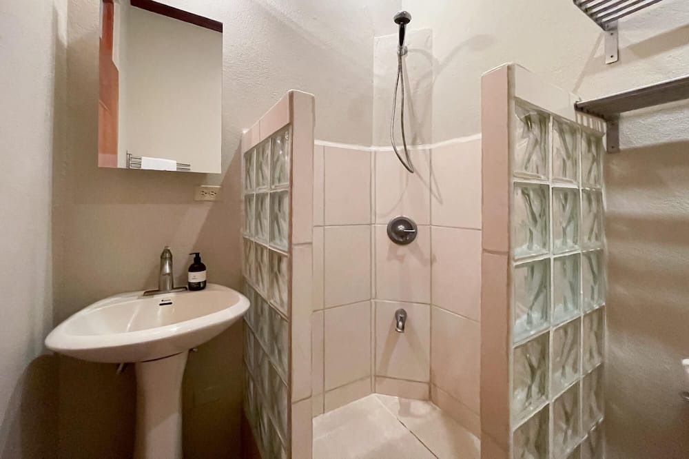 Photo of Bathroom in Quepos