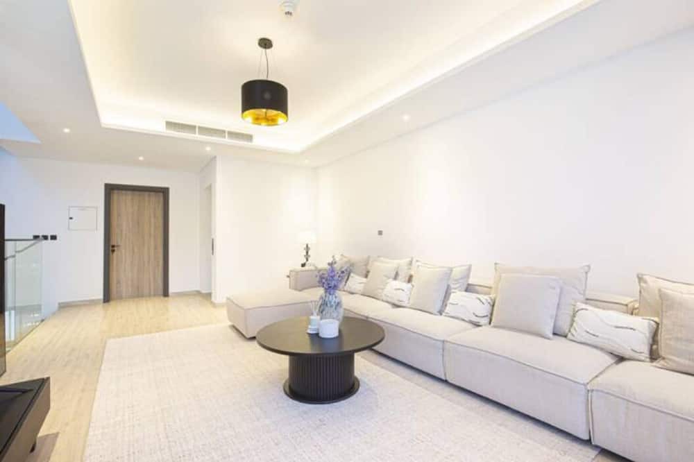 Photo of Livingroom in Jumeirah Village