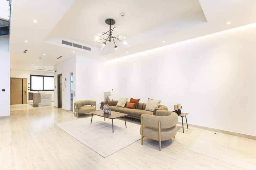 Photo of Livingroom in Jumeirah Village