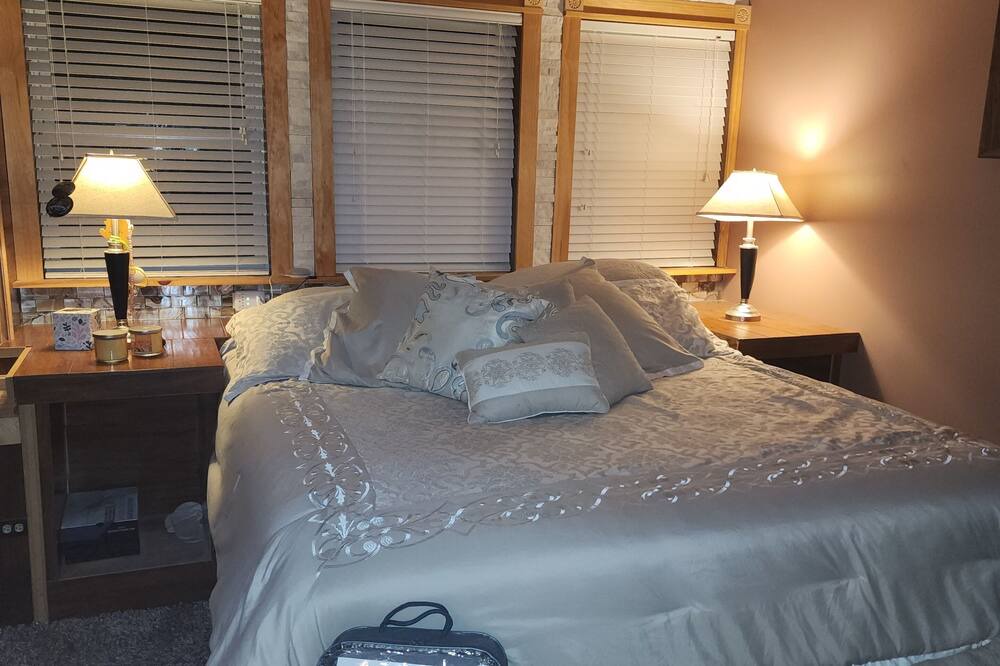Photo of Bedroom in Niles