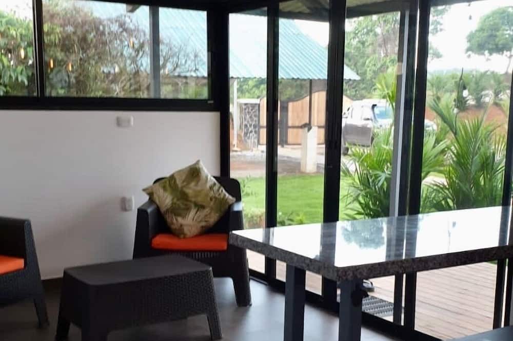 Photo of Livingroom in Drake Bay