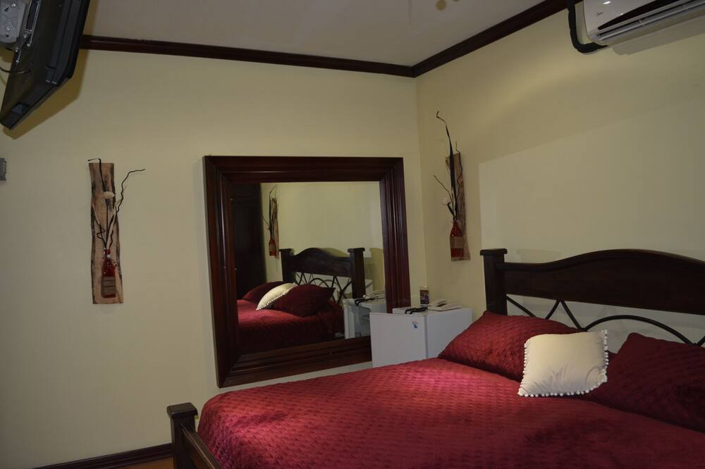 Photo of Bedroom in Amon