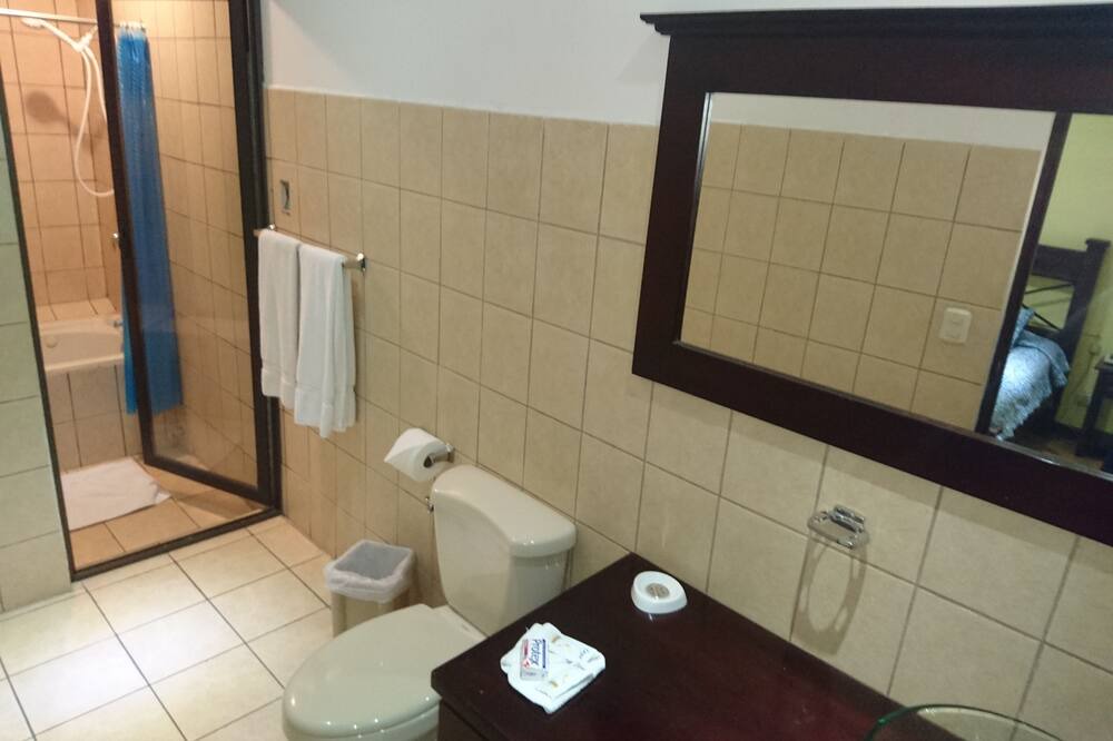 Photo of Bathroom in Amon