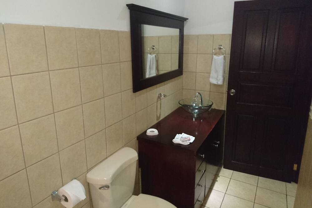 Photo of Bathroom in Amon