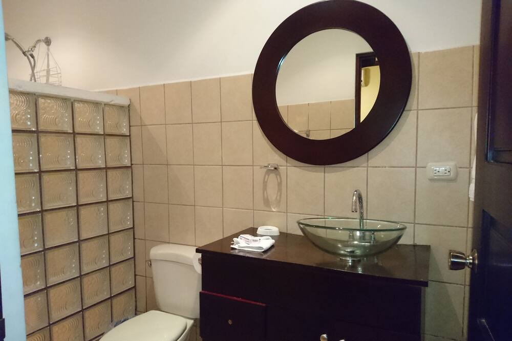 Photo of Bathroom in Amon