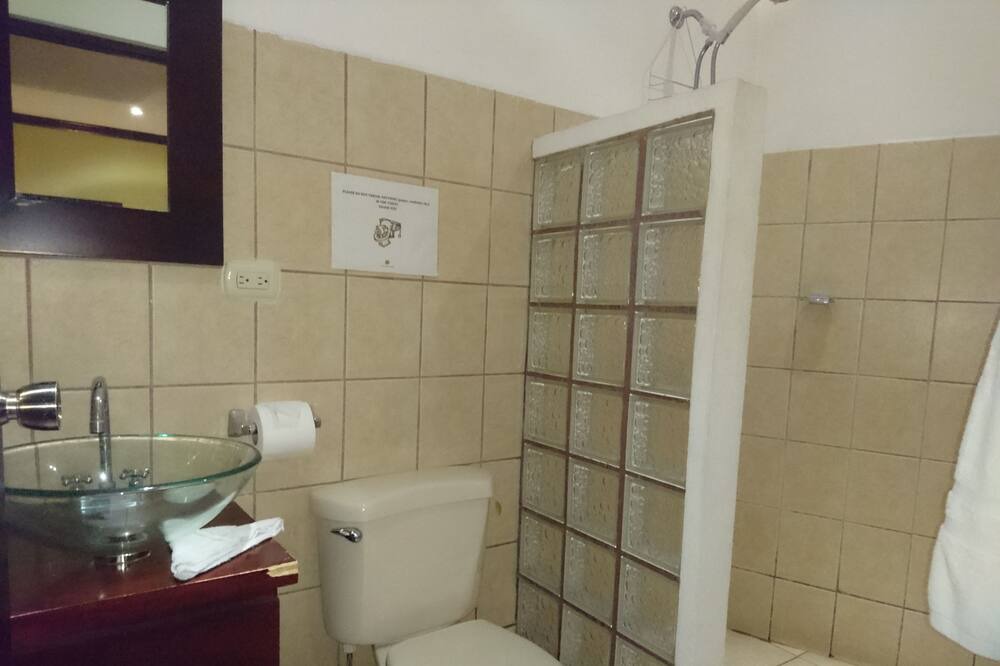 Photo of Bathroom in Amon