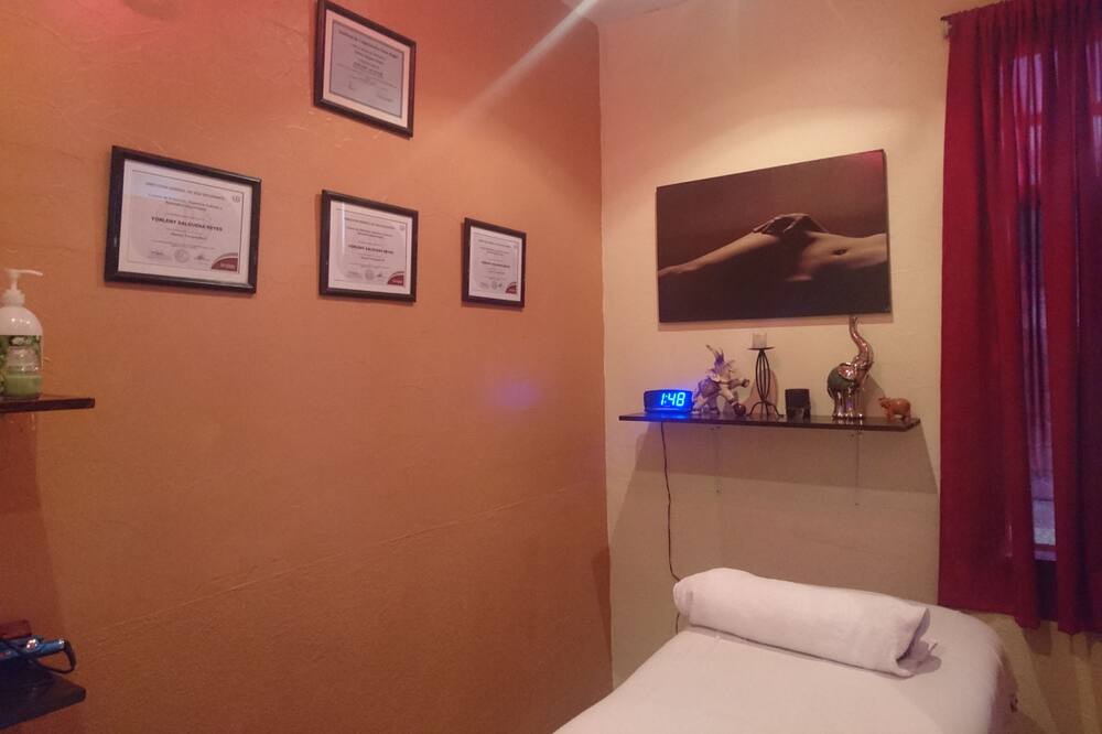 Photo of Bedroom in Amon