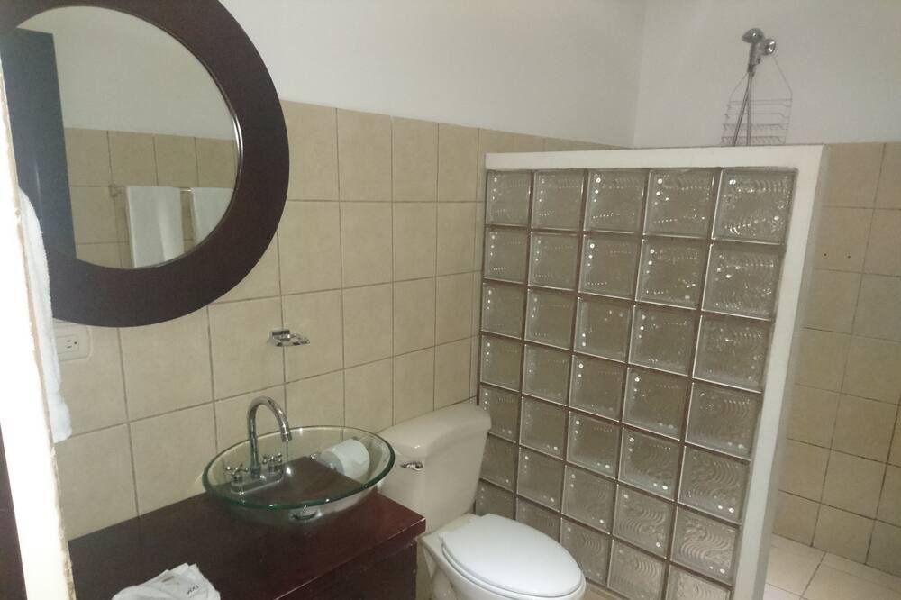 Photo of Bathroom in Amon