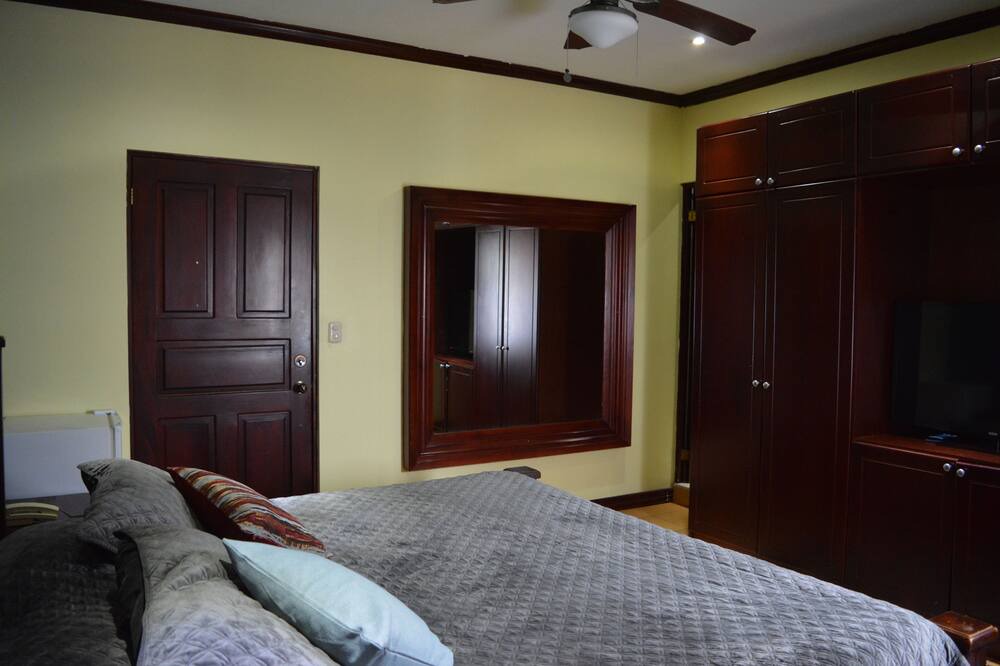 Photo of Bedroom in Amon