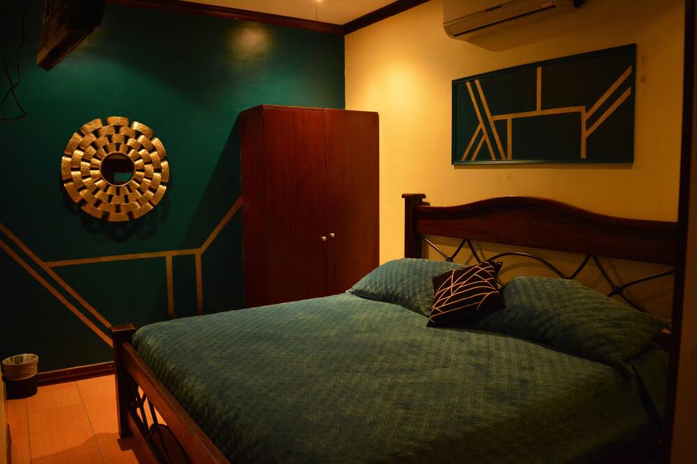 Photo of Bedroom in Amon