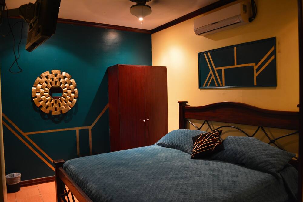 Photo of Bedroom in Amon