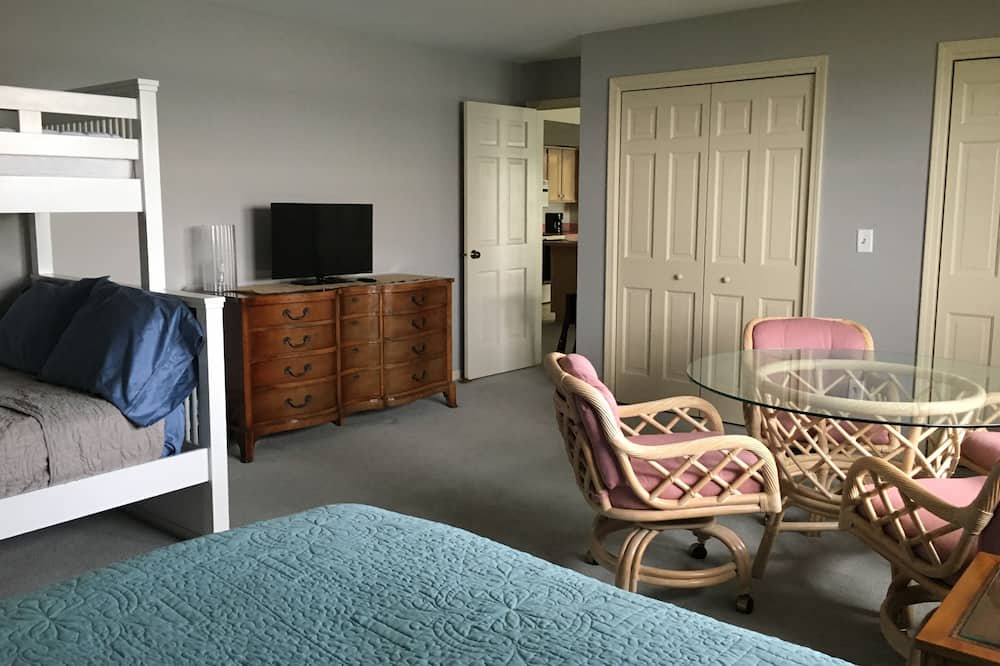 Photo of Bedroom in Macatawa