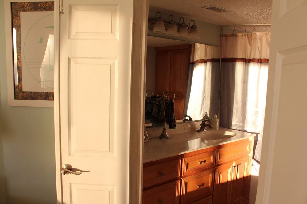 Photo of Bathroom in Garden City
