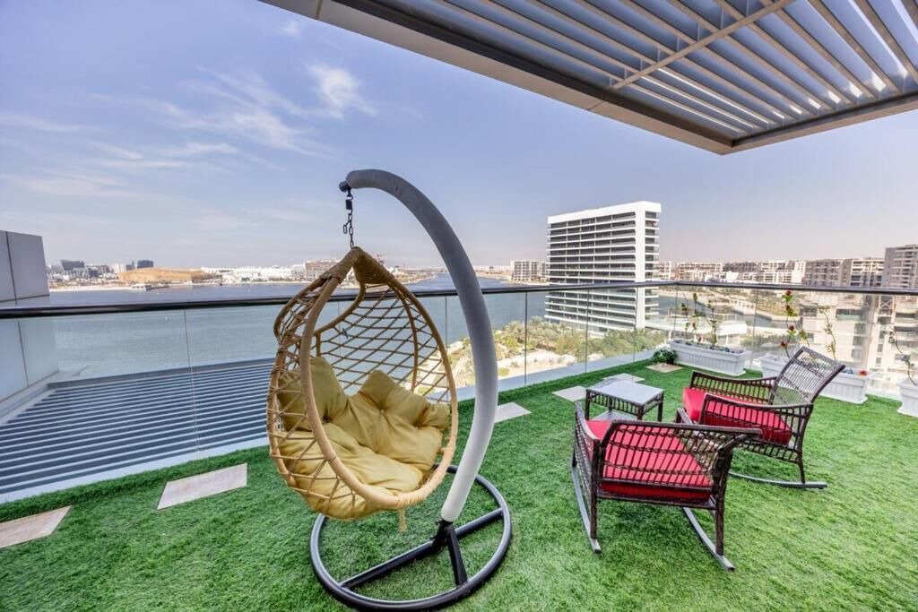 Photo of Patio Balcony in Al Raha Beach