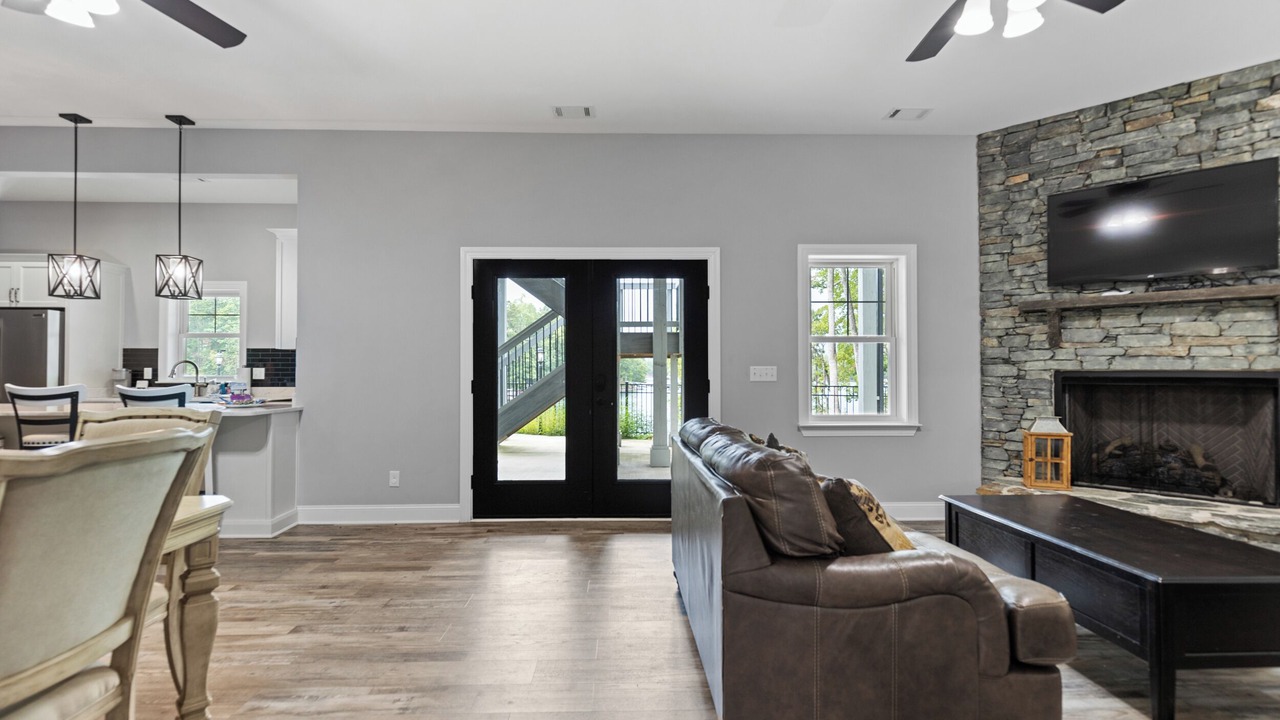 Photo of Livingroom in Six Mile