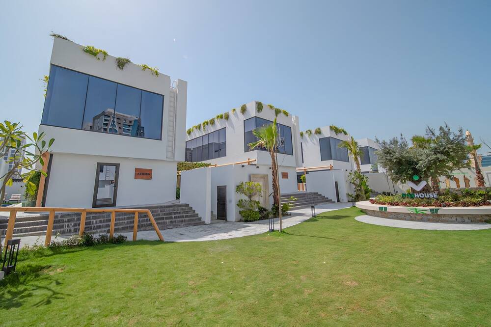 Photo of Outdoor in Al Barsha 1