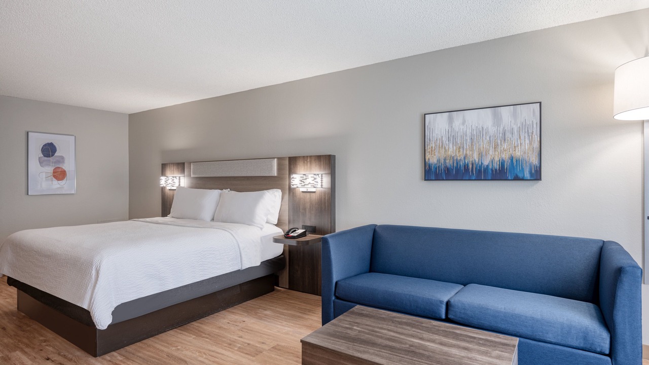 Photo of Bedroom in Royal Pines Estates