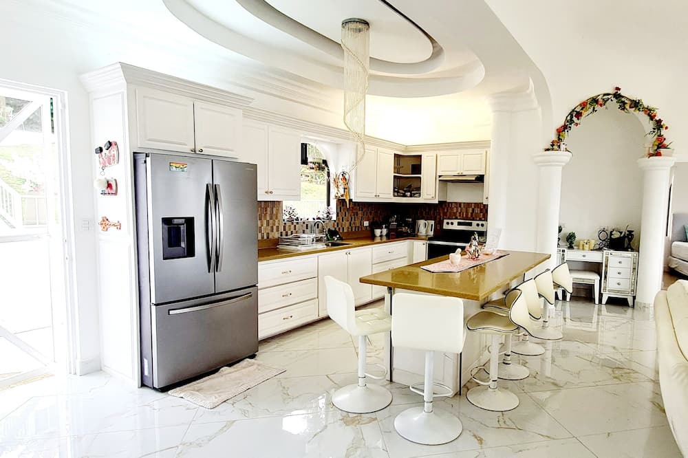 Photo of Kitchen in Tronadora