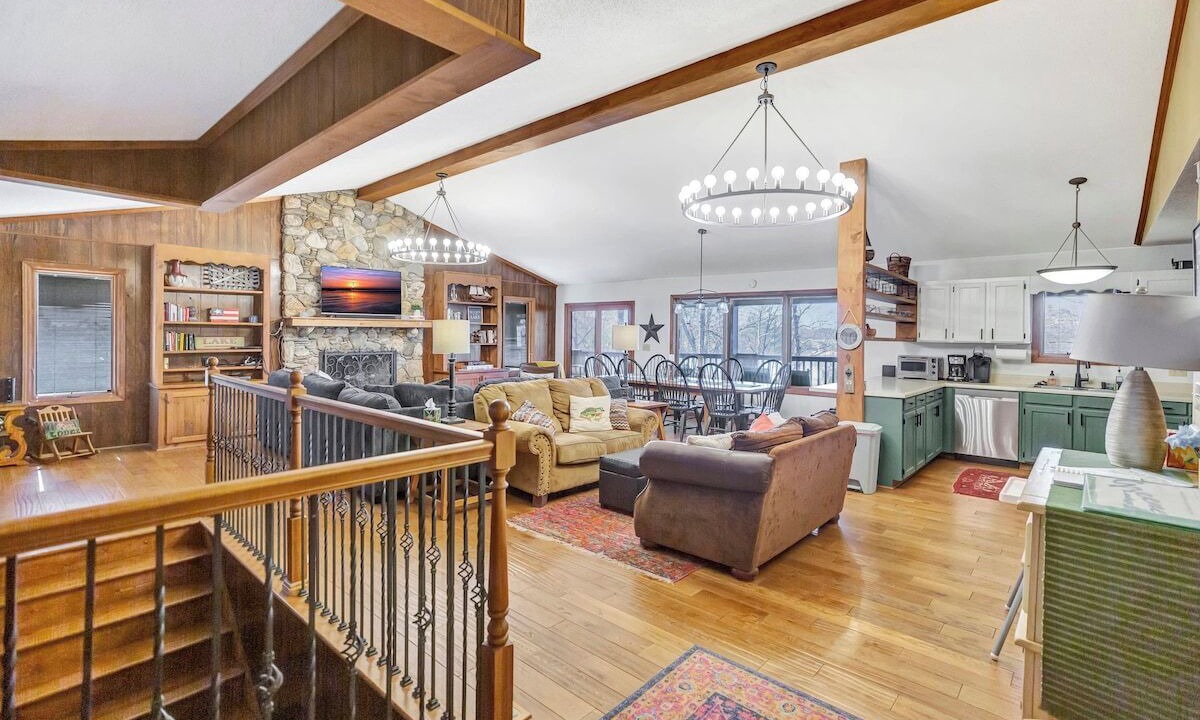 Photo of Livingroom in Six Mile