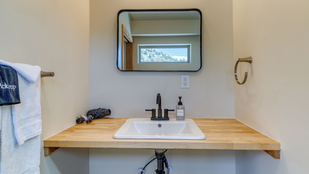 Photo of Bathroom in Crooked River Ranch