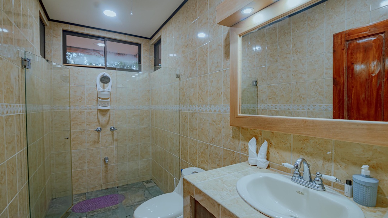 Photo of Bathroom in Pajaro Azul