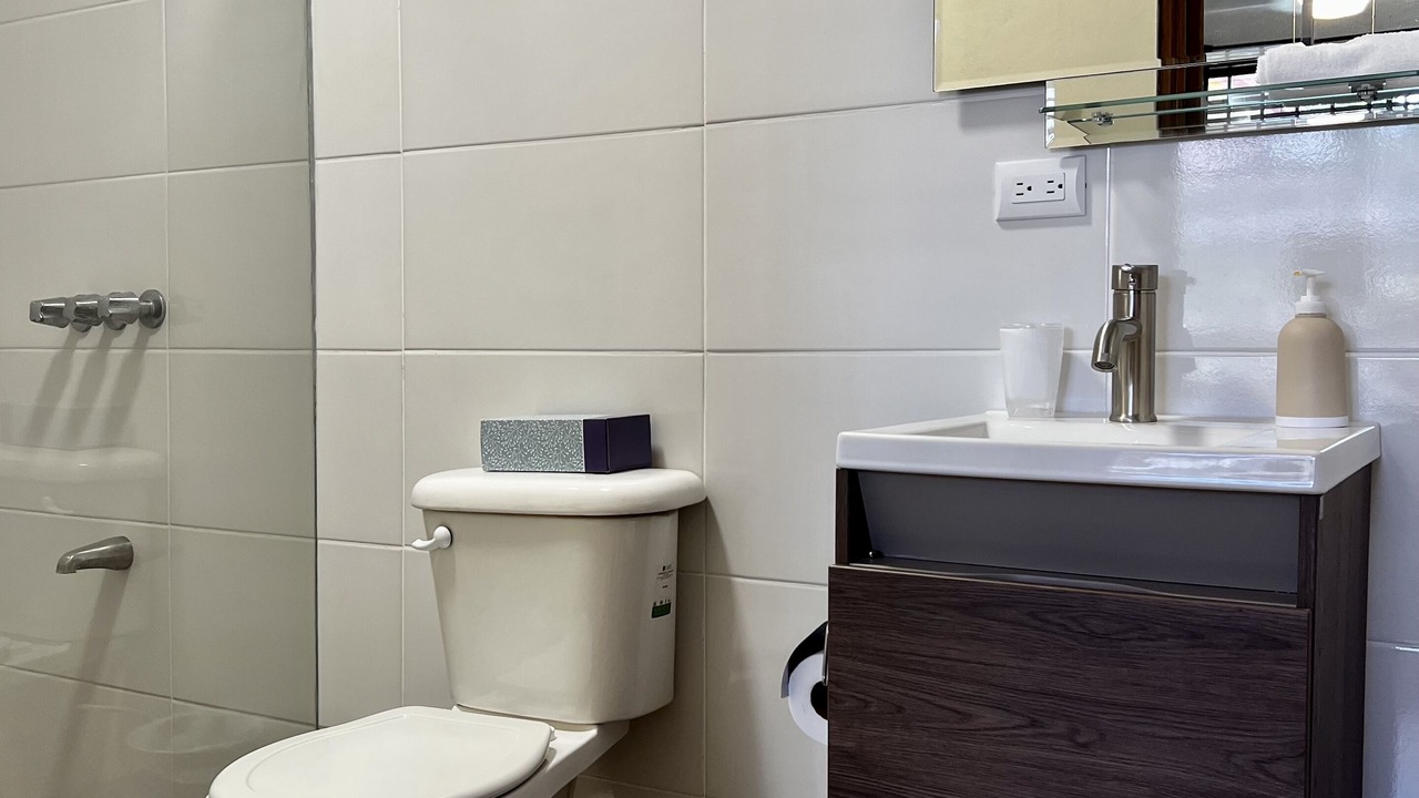 Photo of Bathroom in Barrio Ricos y Famosos