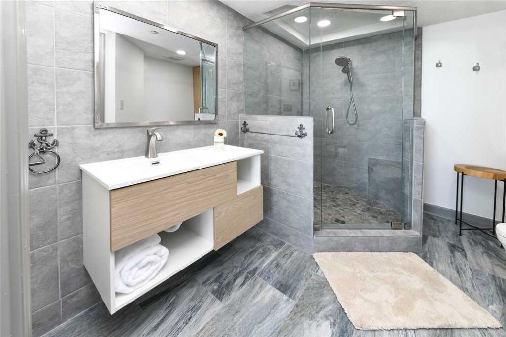Photo of Bathroom in Garden City