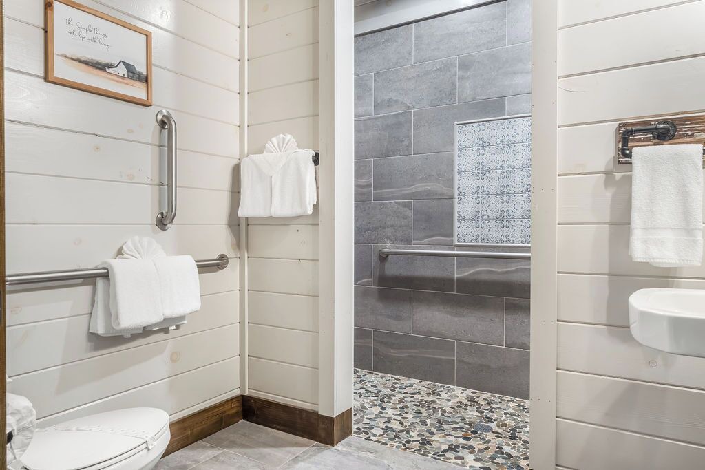 Photo of Bathroom in Pigeon Forge