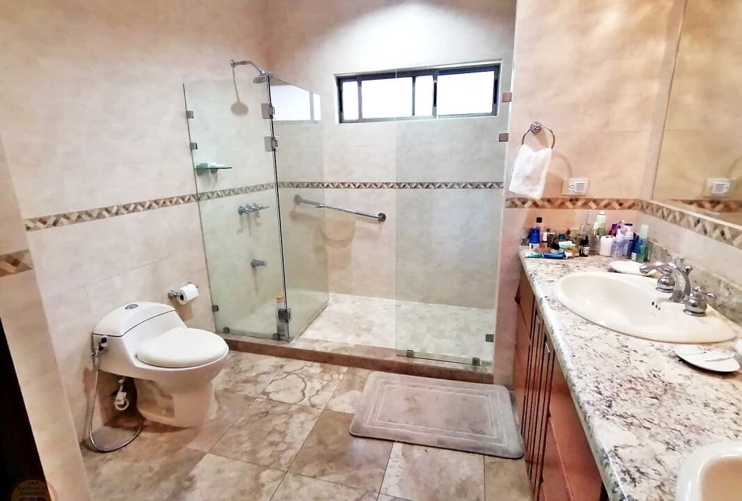 Photo of Bathroom in Escazu