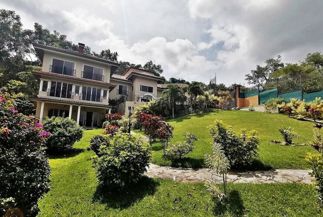 Photo of Others in Escazu