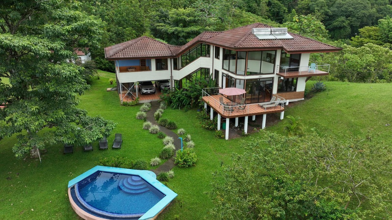 Photo of Outdoor in Canton Parrita