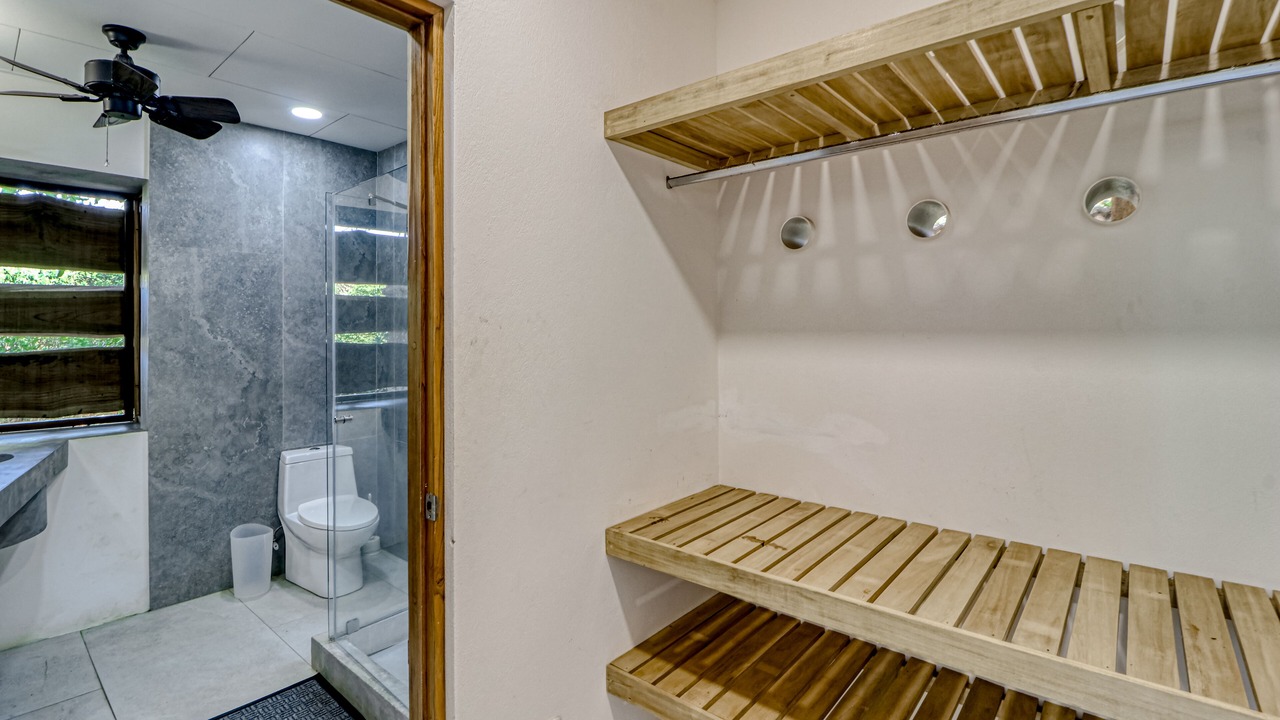 Photo of Bathroom in Javilla