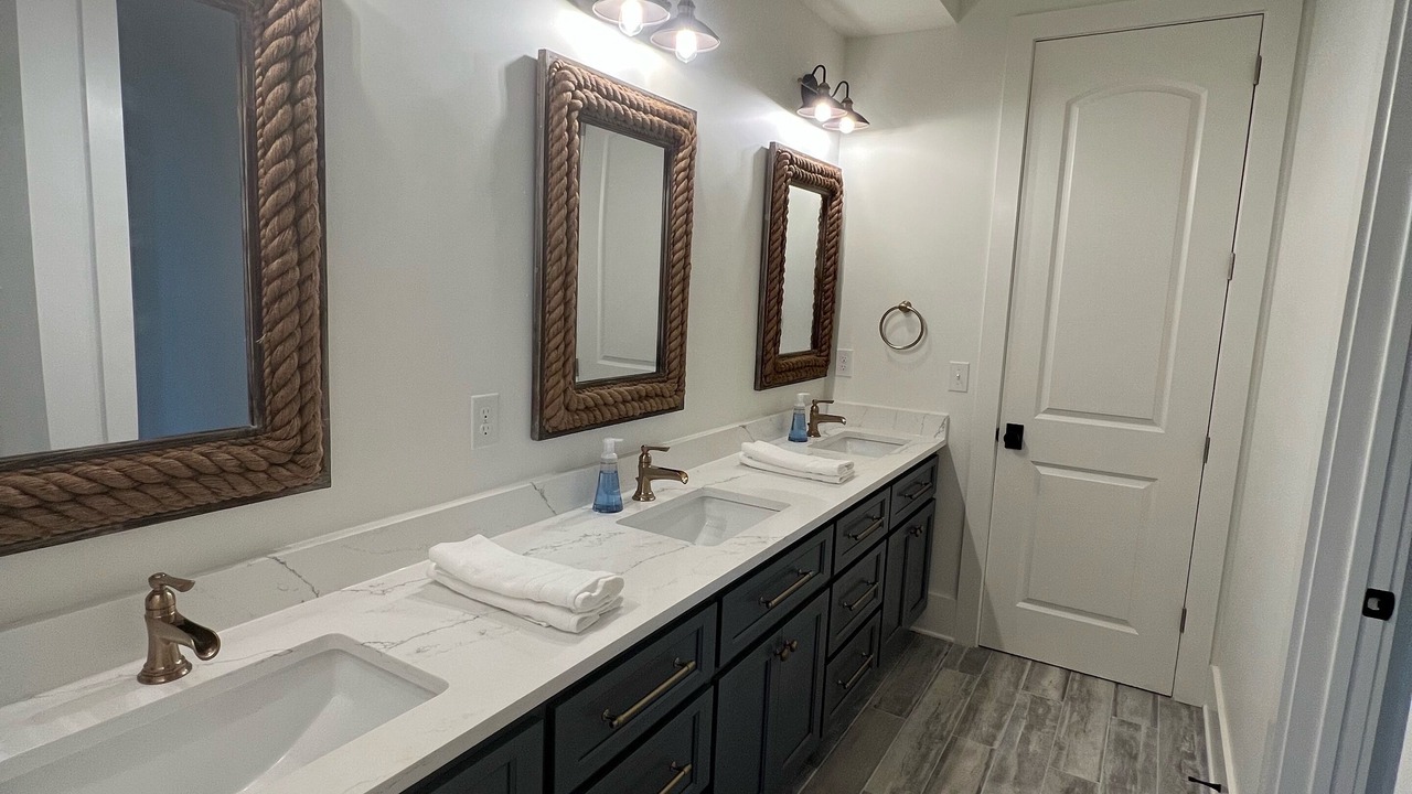 Photo of Bathroom in Seneca