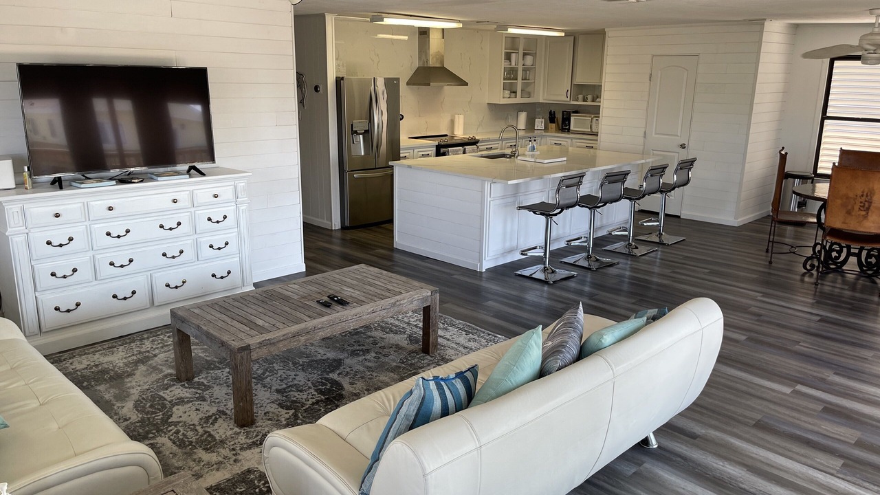 Photo of Livingroom in Terramar Beach
