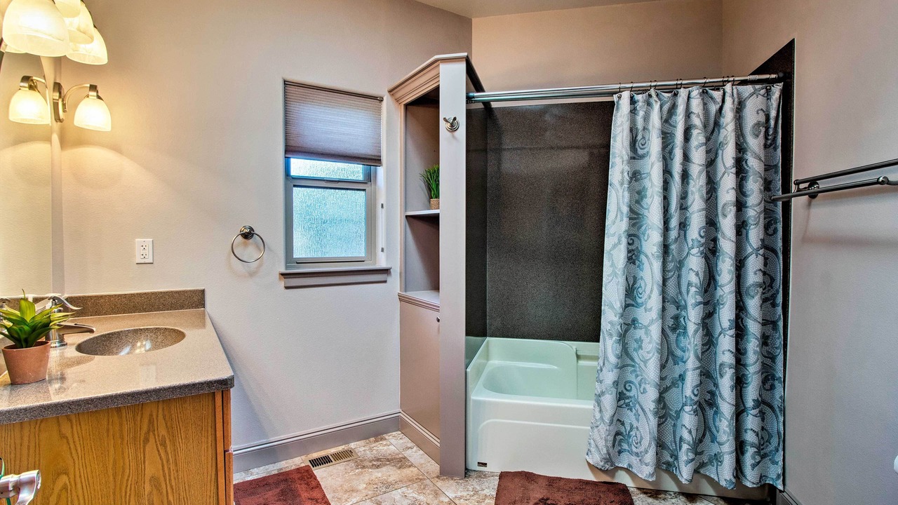 Photo of Bathroom in Crooked River Ranch