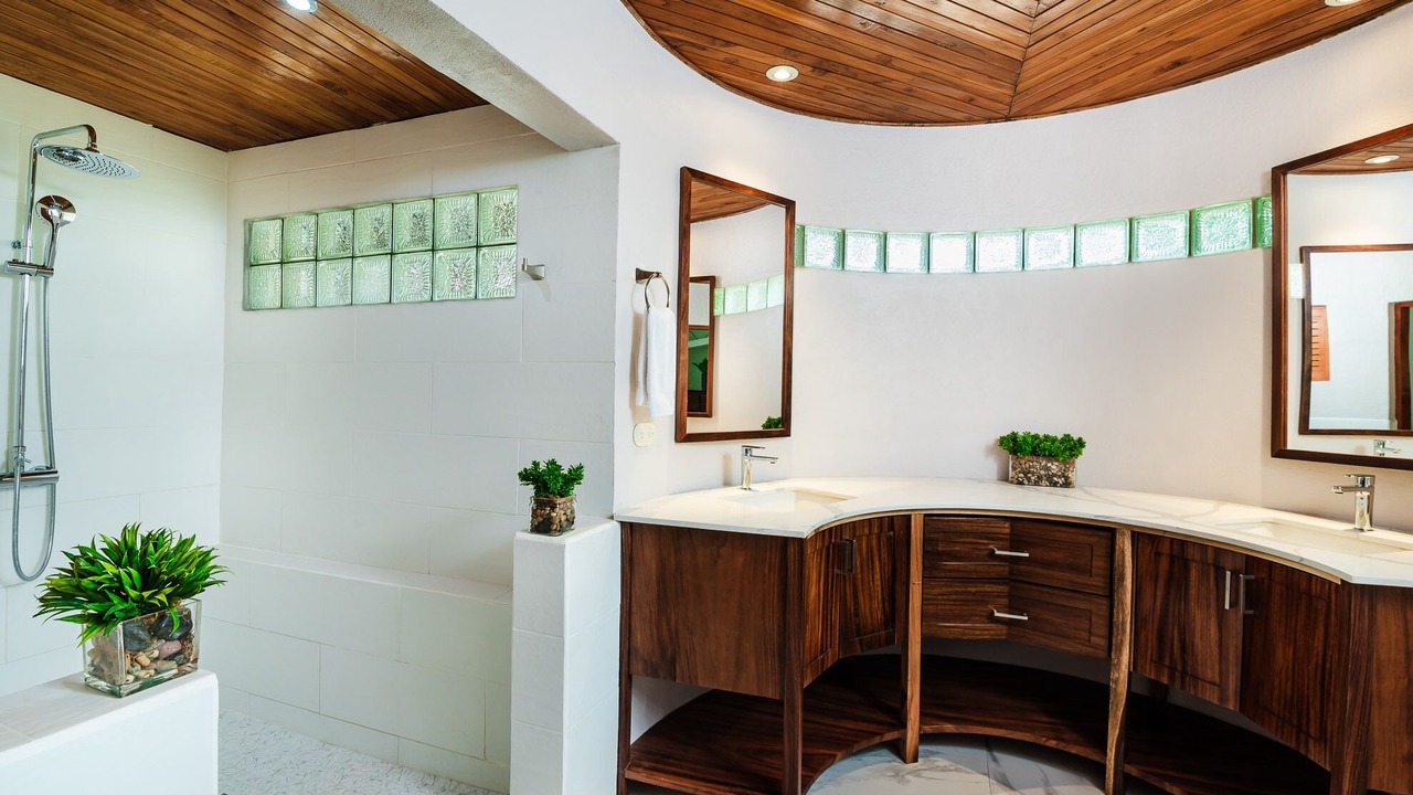 Photo of Bathroom in Palm Beach Estates