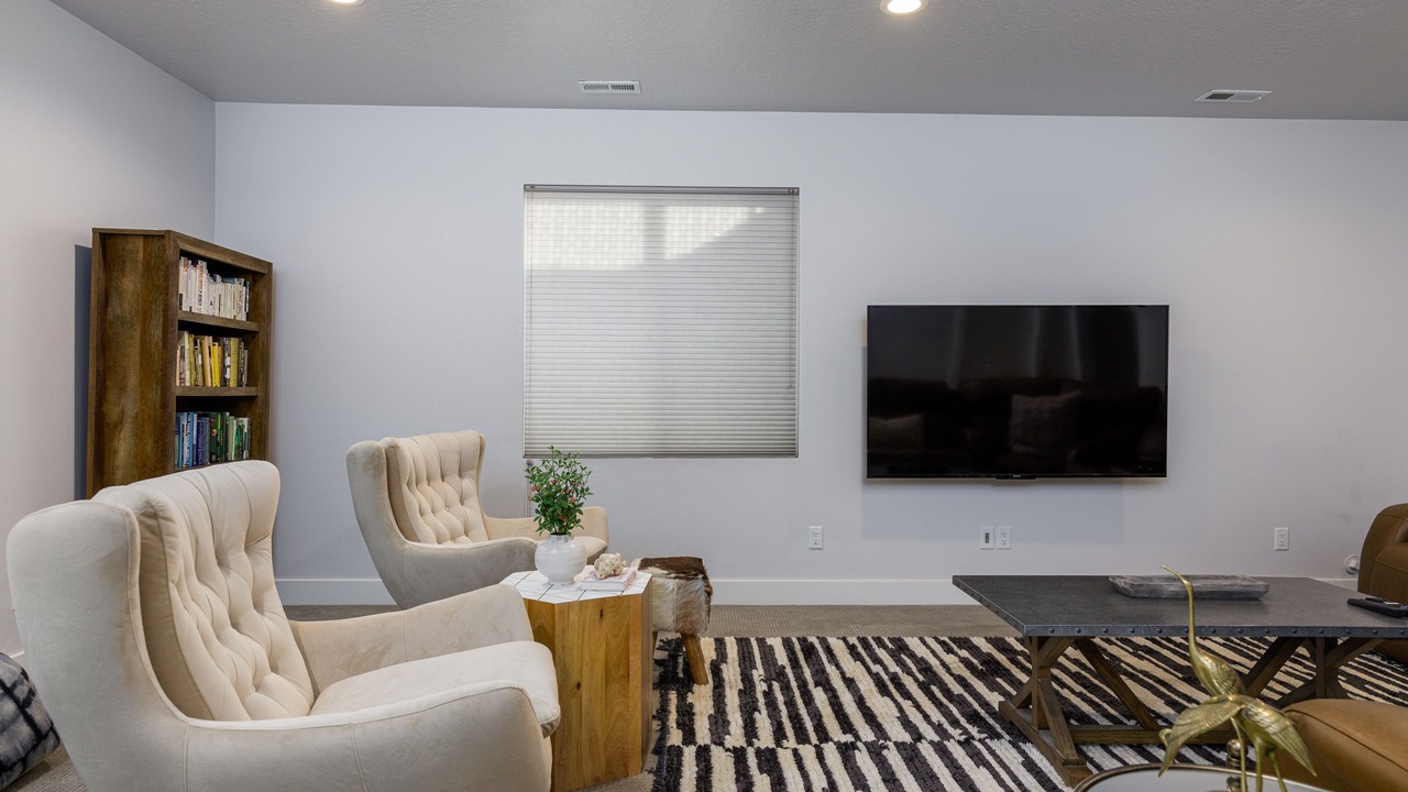 Photo of Livingroom in White City